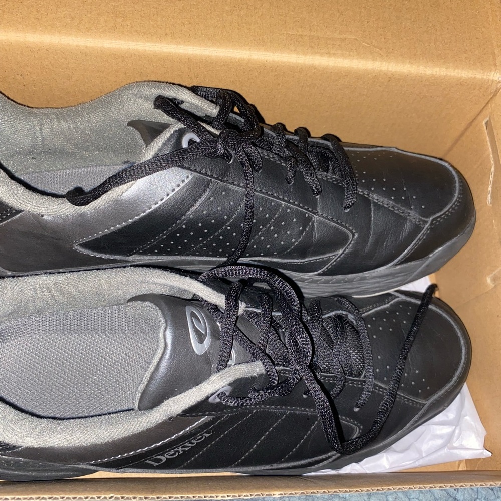 Strike force bowling shoes